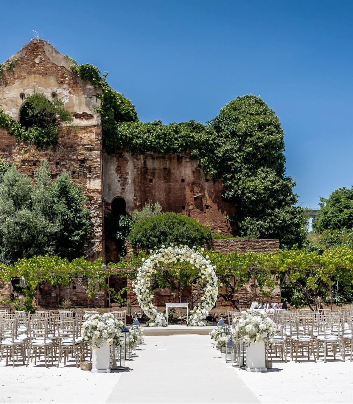 Take a glance through the beautiful wedding of Mollie & Mark — full of heart, elegance, and thou